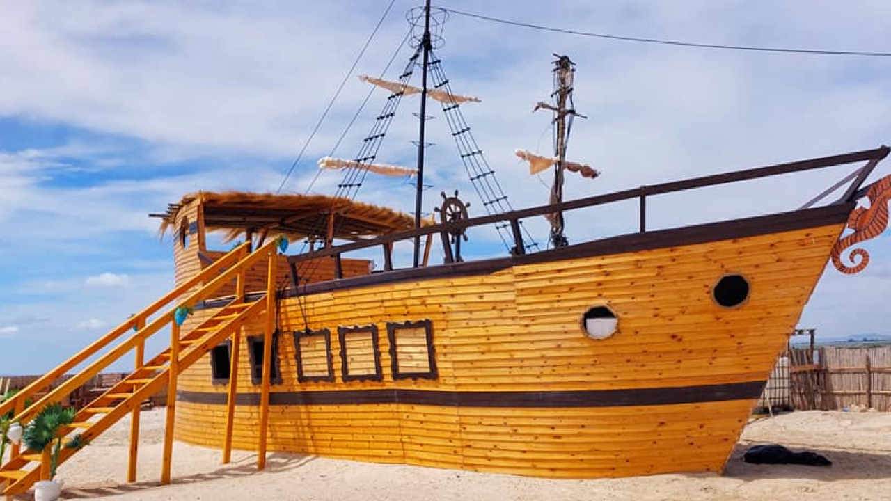 EL FLOUKA COUCOU BEACH 